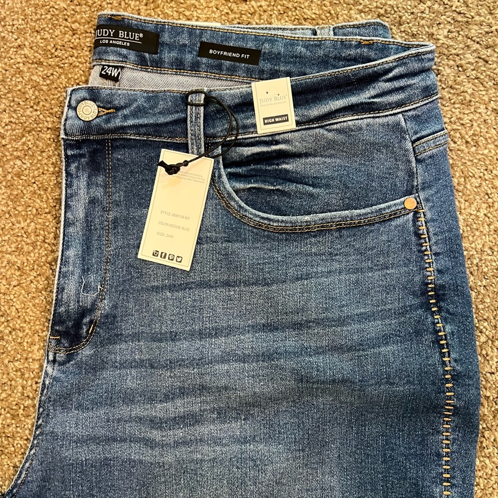 NWT Judy Blue jeans 24W